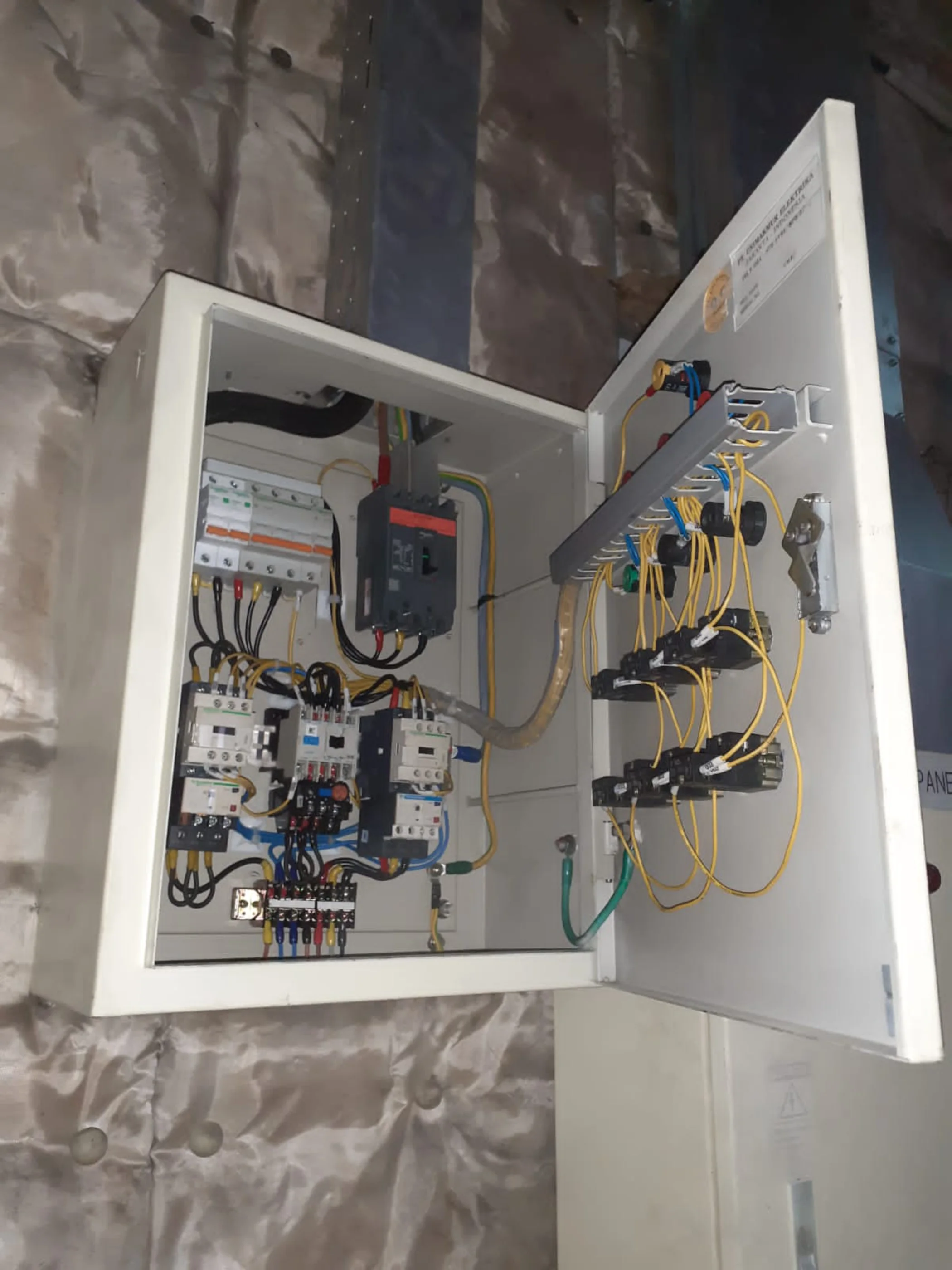 INSTALLATION ELECTRICAL WORK OF PANEL COMPRESSOR SYSTEM