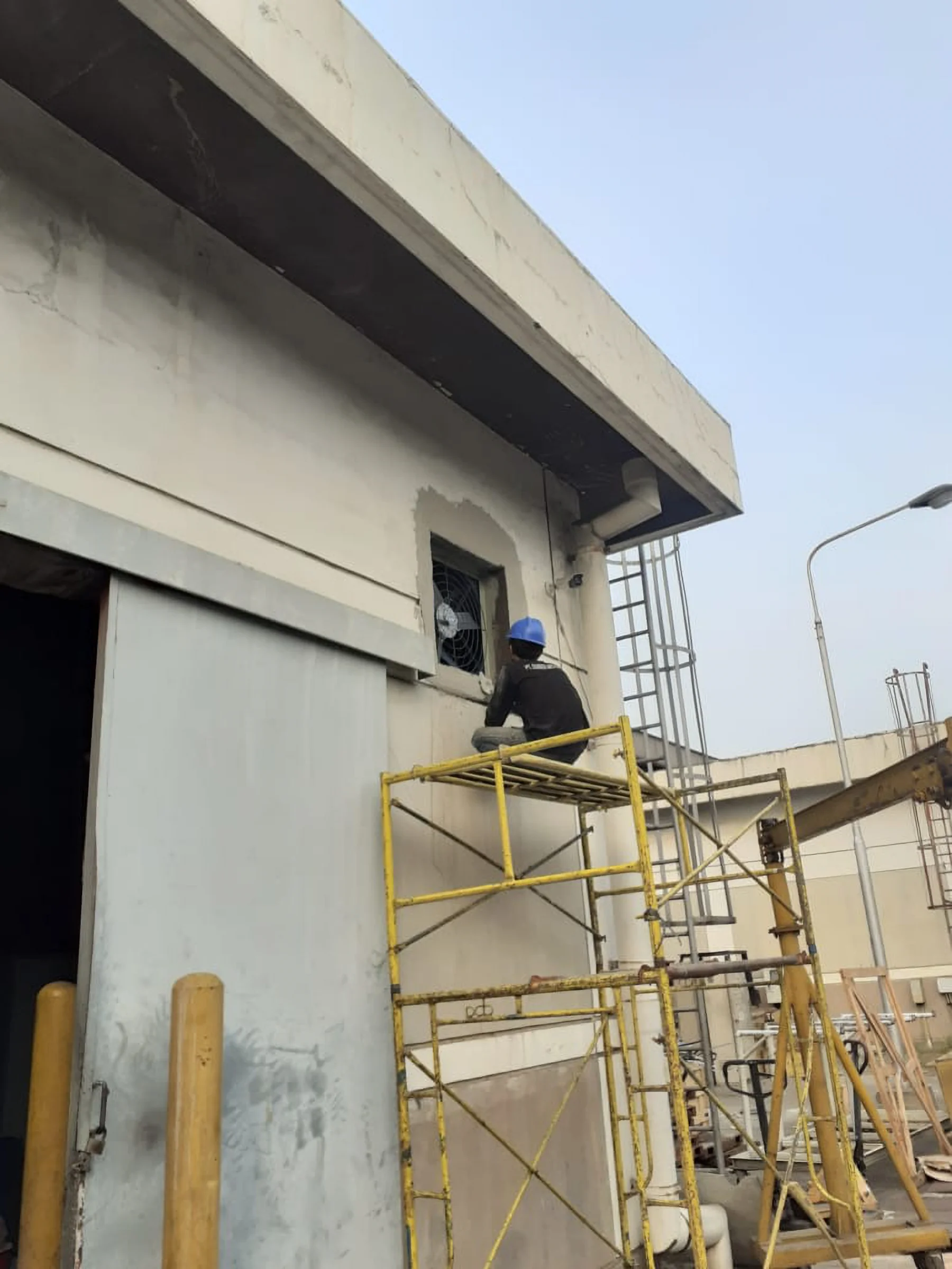 INSTALLATION EXHAUST FAN COMPRESSOR ROOM Mekanikal Elektrik Exhaust Fan